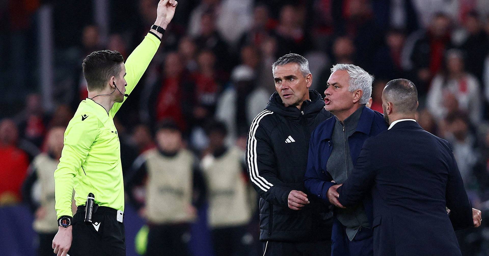 José Mourinho fined and suspended for expulsion in the classic between Benfica and FC Porto