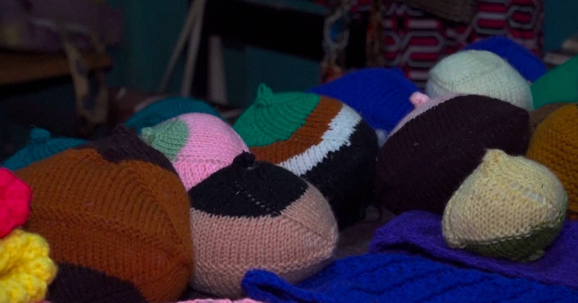 Knitted prostheses “give back dignity” to breast cancer survivors in Kenya