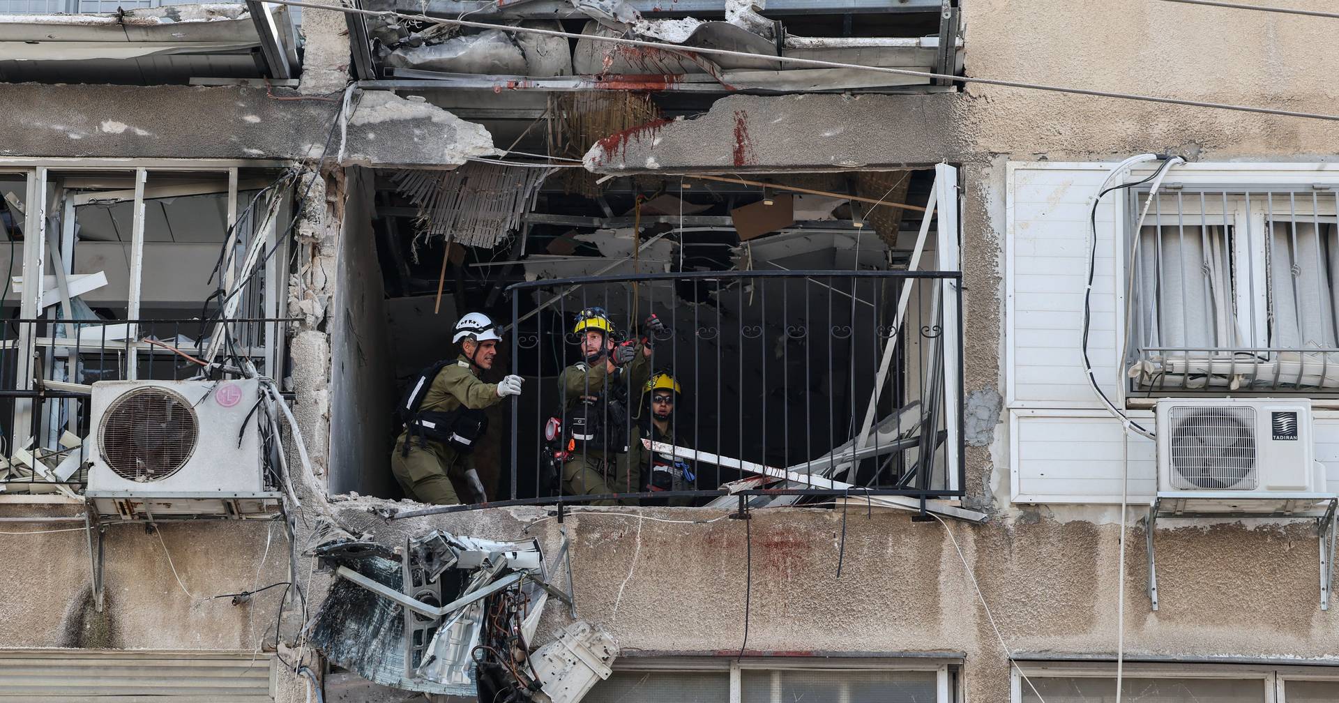Missile debris causes explosion in Tel Aviv, near SIC correspondent's home