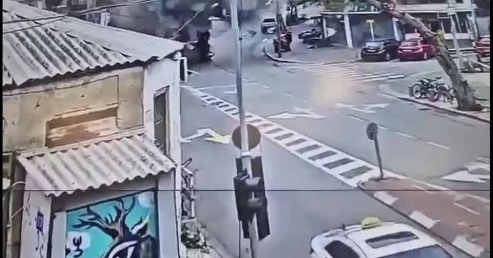 Video surveillance footage shows Iranian missile impact on Tel Aviv on March 15