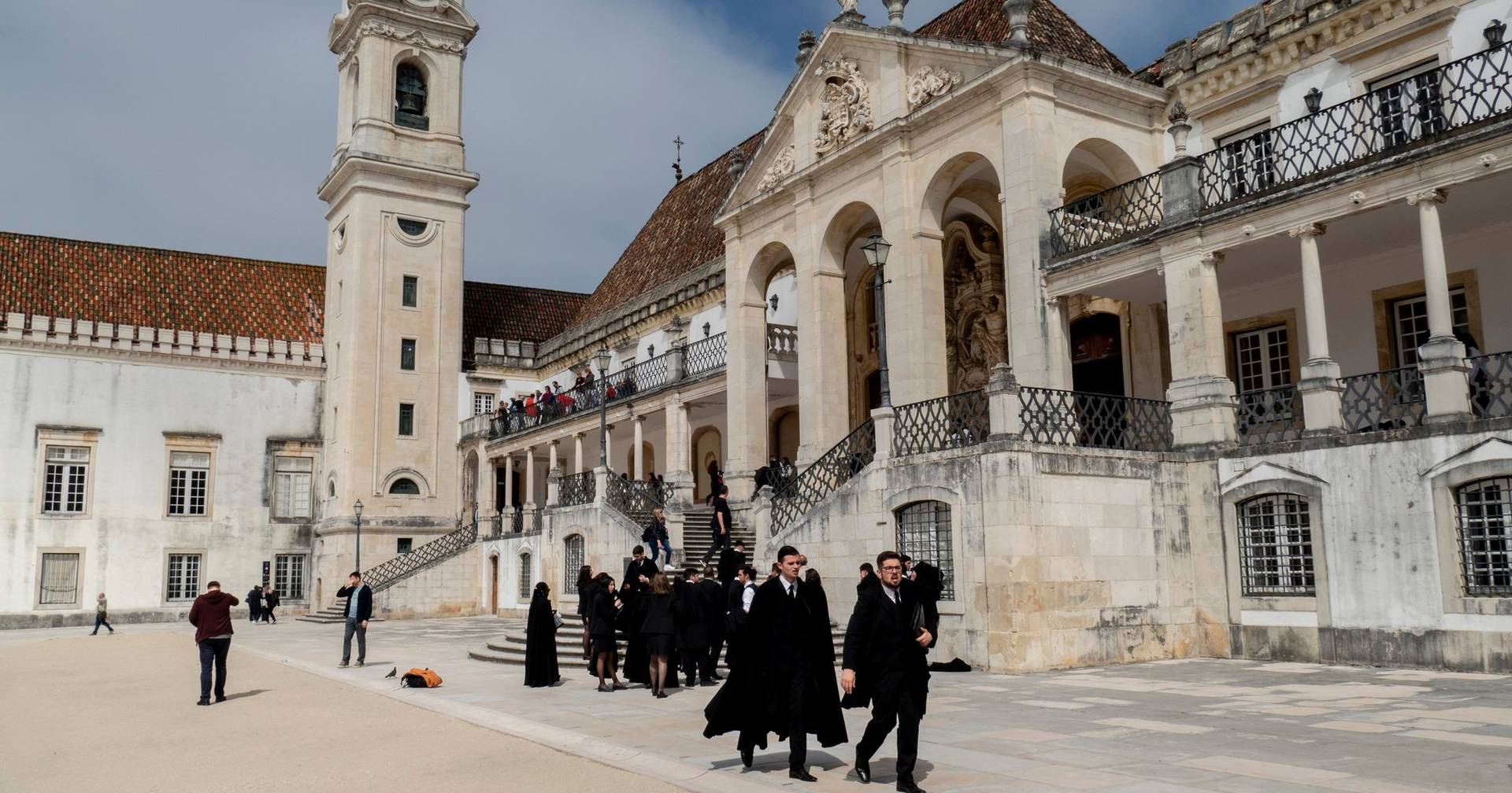 Students allegedly sent racist and misogynistic messages via WhatsApp, University of Coimbra investigates