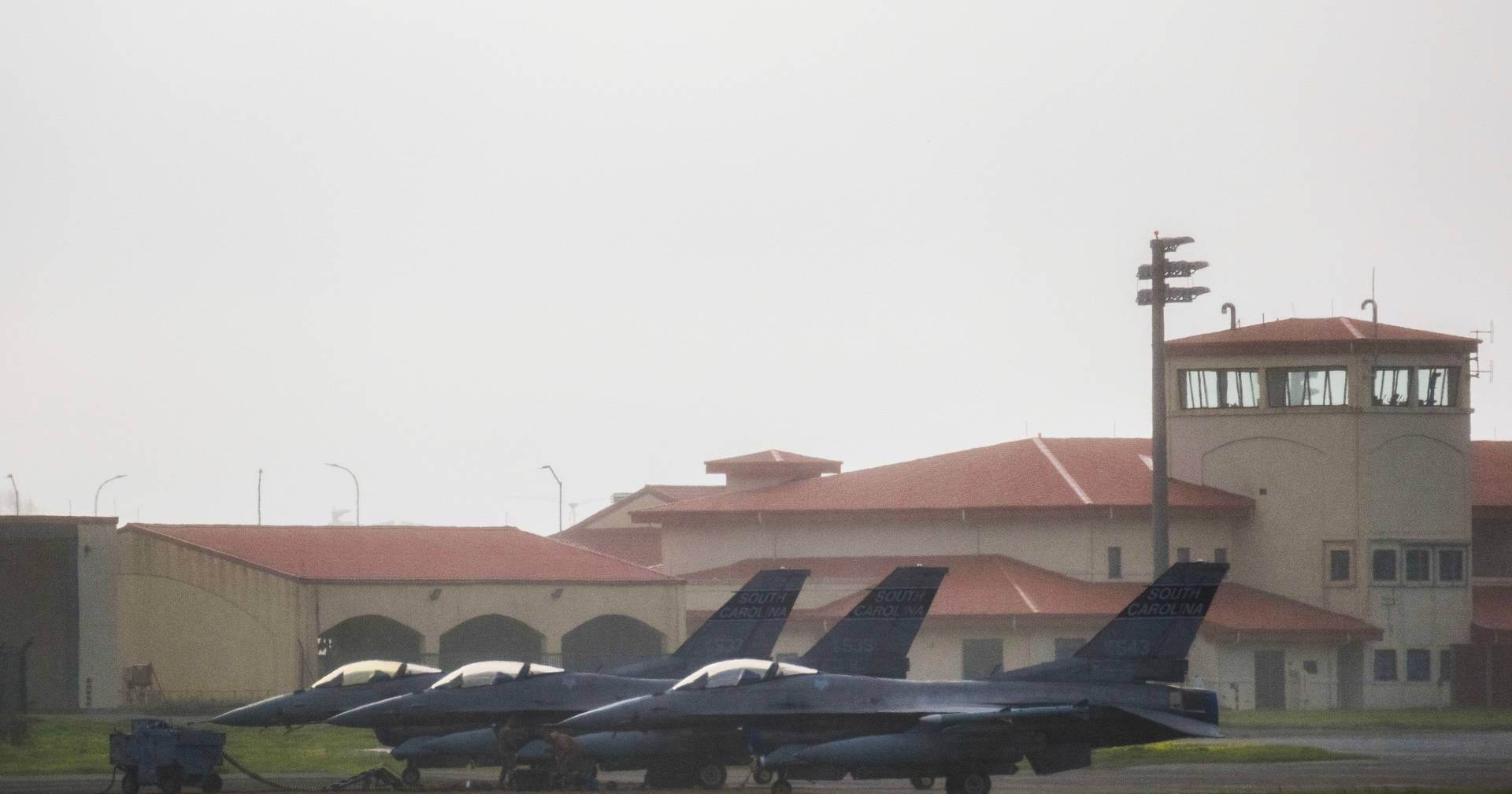 New US fighters and warplanes arrive at Lajes base