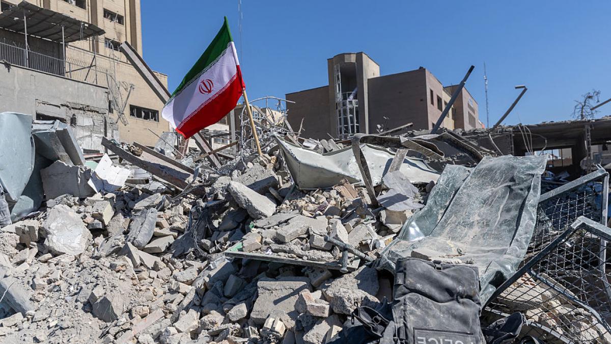 Israel launches a wave of attacks against Iranian regime infrastructure in Tehran