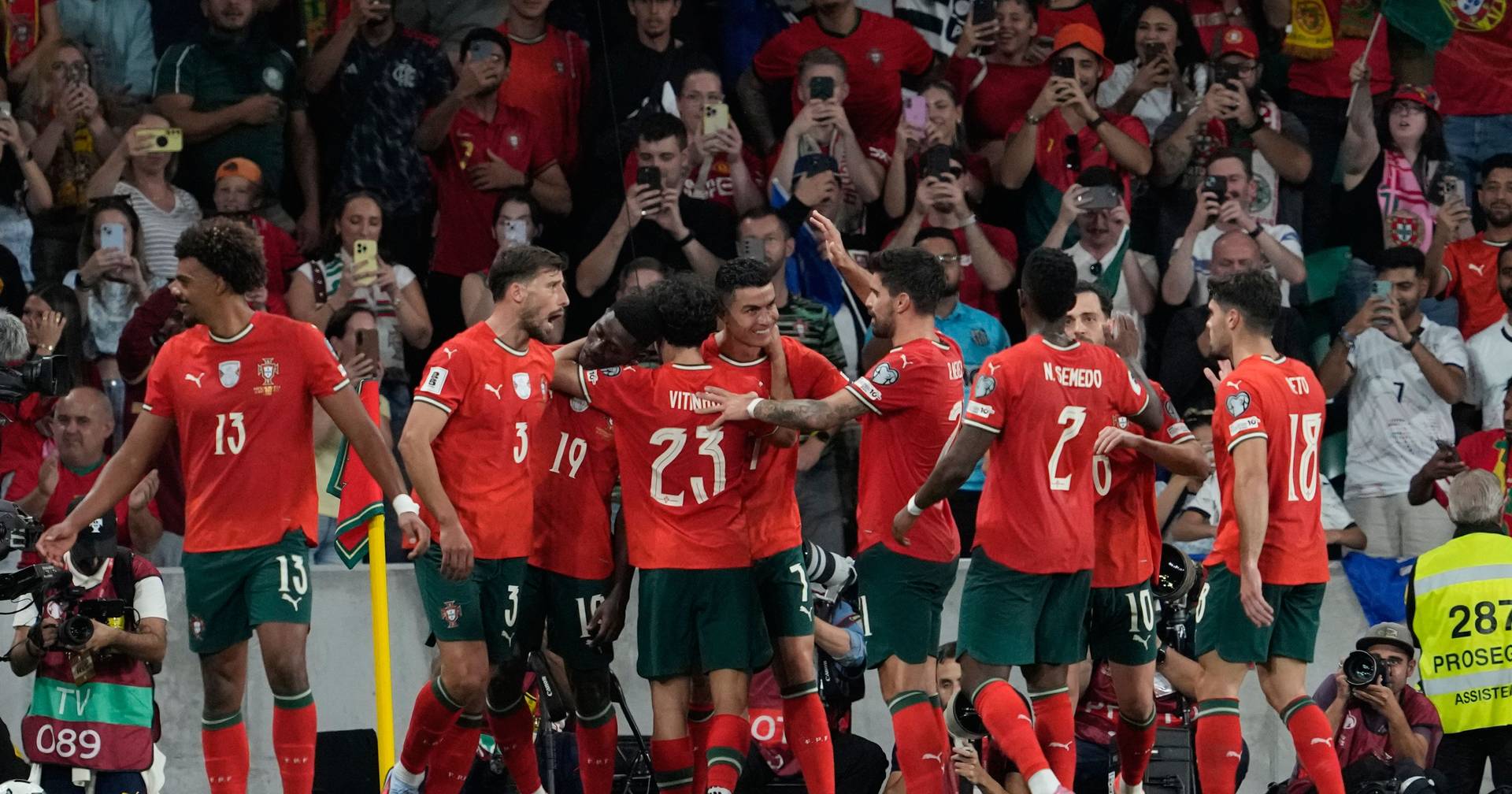 Portugal begins training camp without Ronaldo, with last-minute call-up and debut in the squad