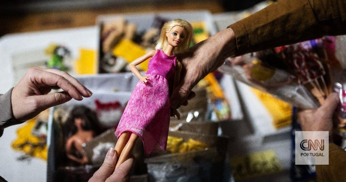 Packaging of Barbie dolls on sale at discount store in the US contained fentanyl in the US
