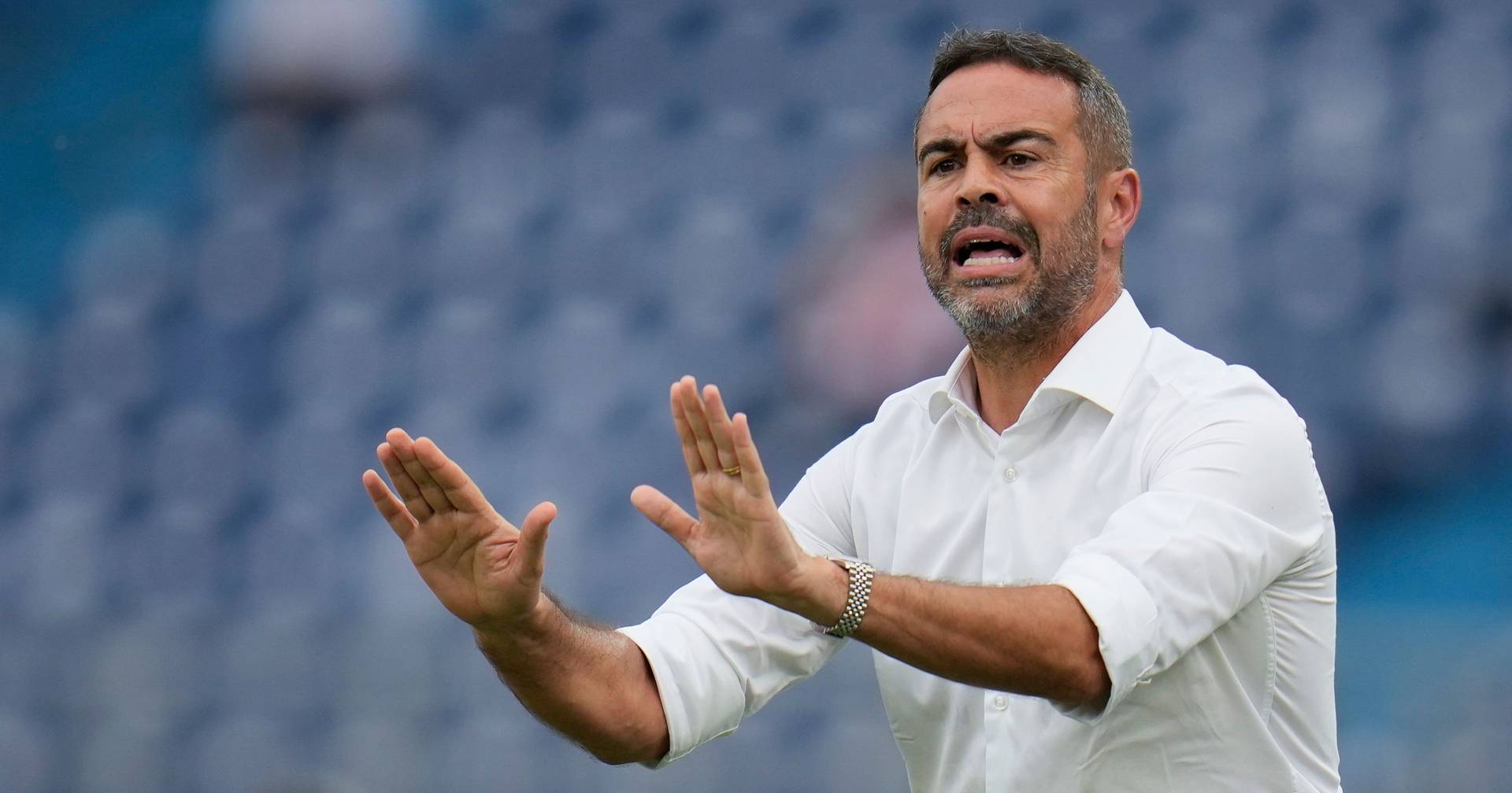 Artur Jorge takes charge of Cruzeiro and promises to "turn around" the difficult moment