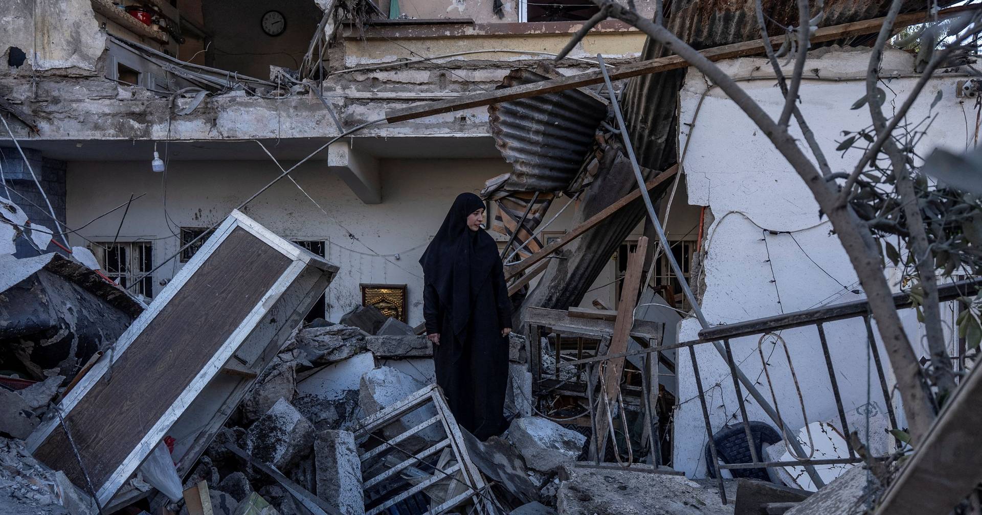 Iran launches new round of attacks, UK shoots down dozens of kamikaze drones