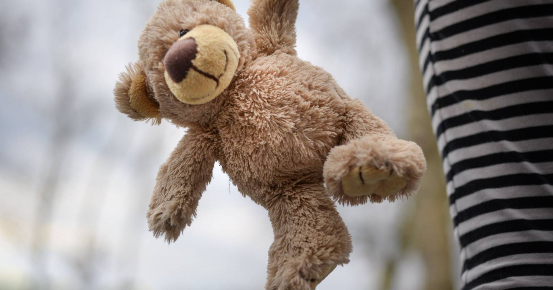 Grandfather detained by the Judiciary Police on suspicion of sexual abuse of his three minor granddaughters