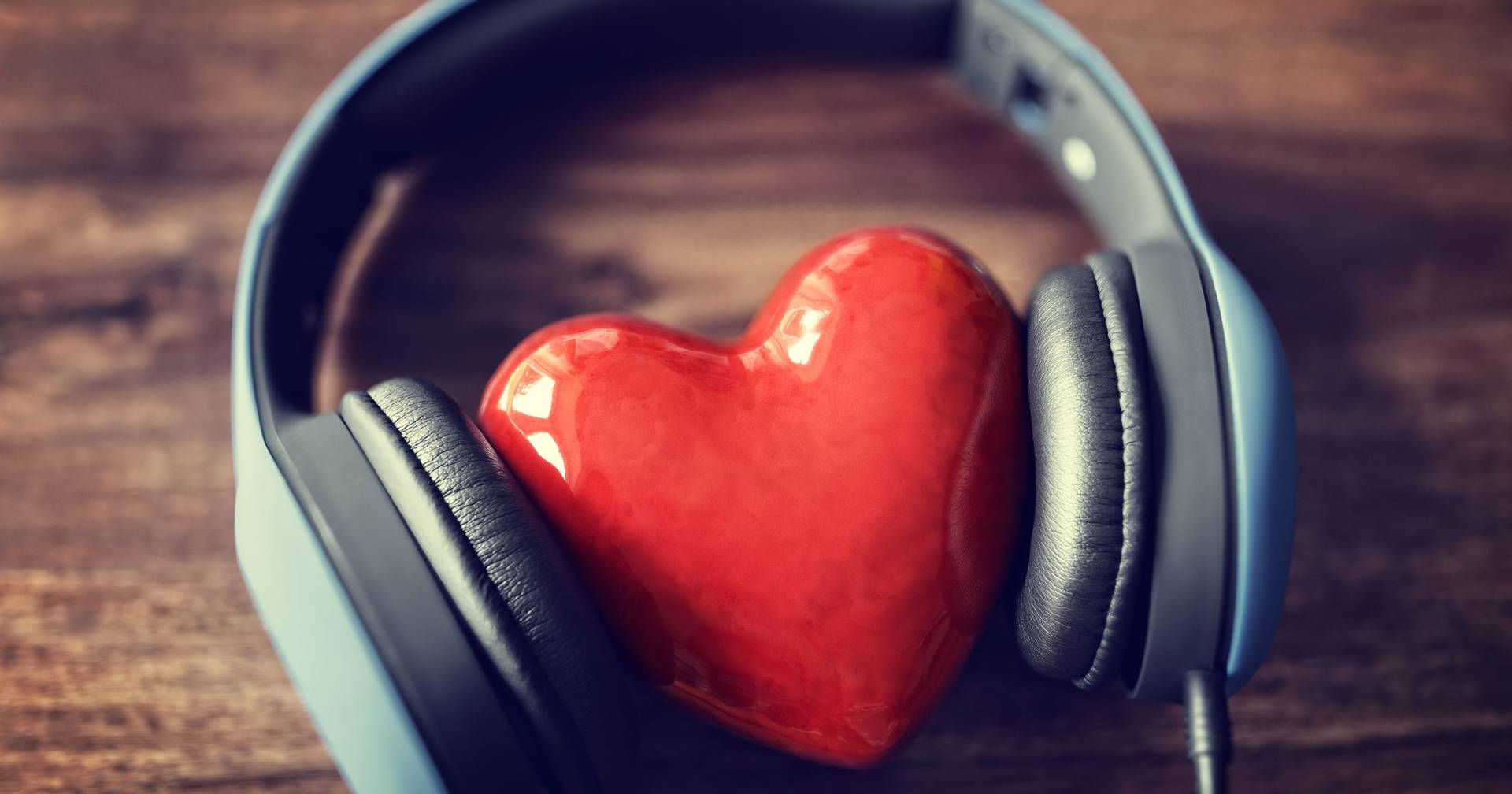 Researchers at the University of Coimbra use AI to identify emotions in music