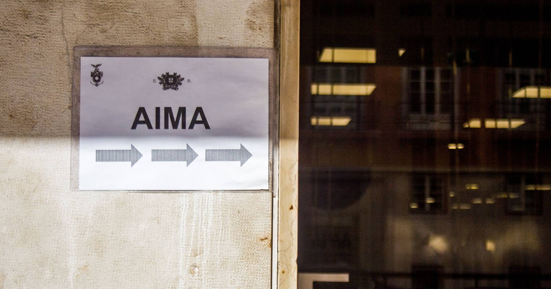 Strike by AIMA cultural mediators leaves hundreds of people unattended