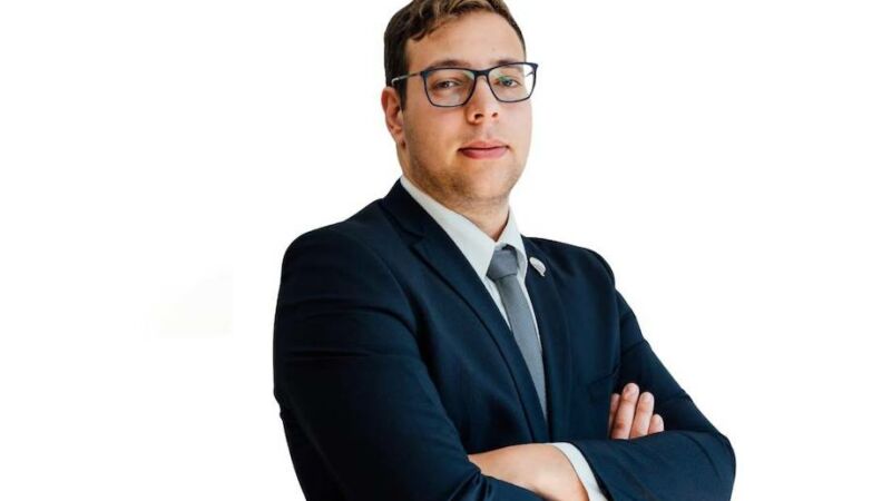 Chega candidate detained on suspicion of sexual abuse of his own “very young” daughter