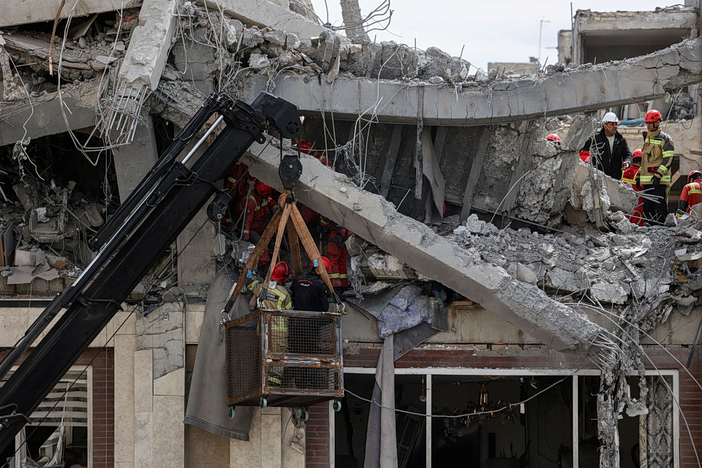 Ιράν: Τα σενάρια για το τι μπορεί να γίνει μέχρι τη λήξη του τελεσιγράφου Τραμπ