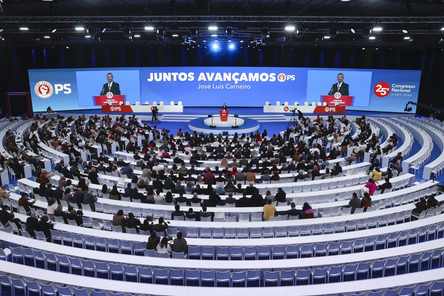 PS Congress: what was most “impressive” were the empty chairs (and the printer case)