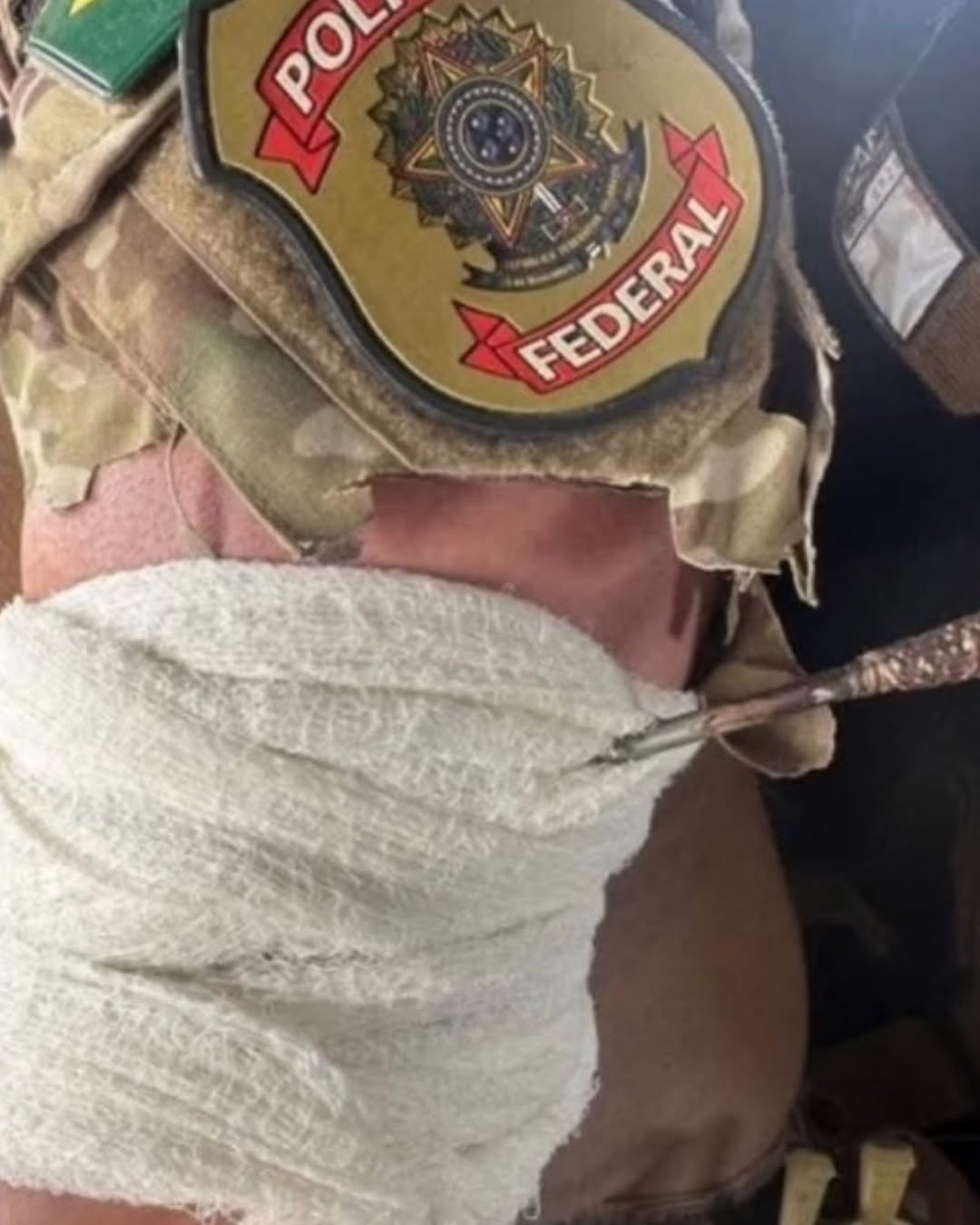 Federal police officer is hit by arrow during operation against illegal mining