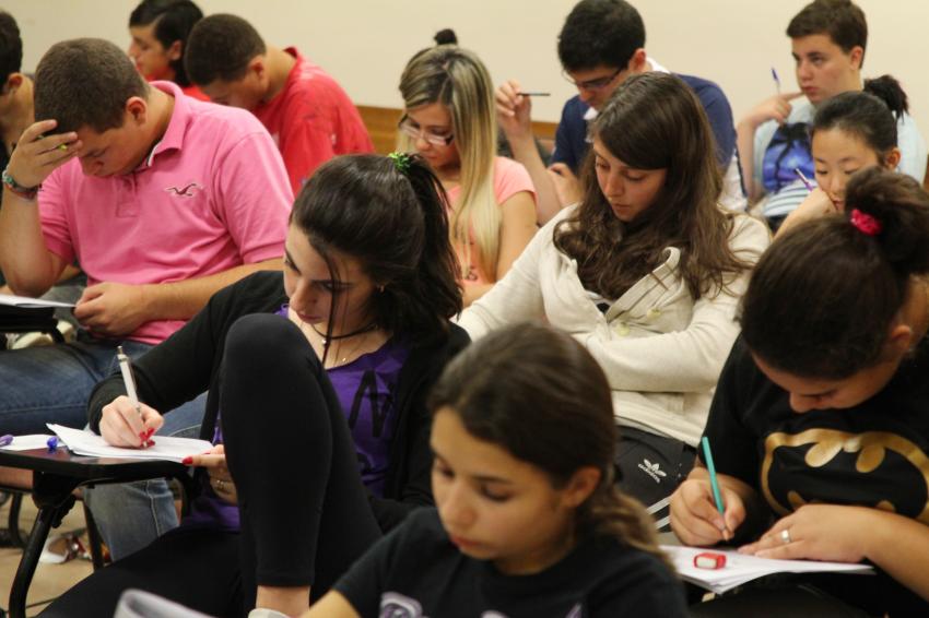 They count more for some than for others: the idea about exams for students without classes