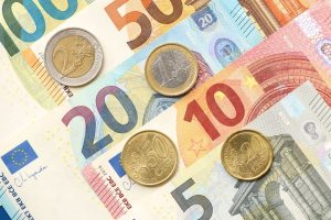 You should keep small notes and coins at home: here is the amount, for each member of the household