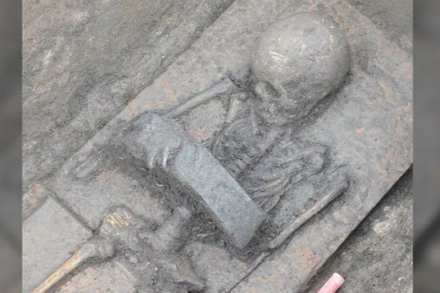 Children discovered buried with warrior belts in 2,500-year-old cemetery