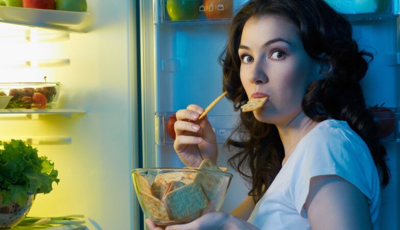 The irresistible desire to snack is engraved in our brain (and no one escapes it)
