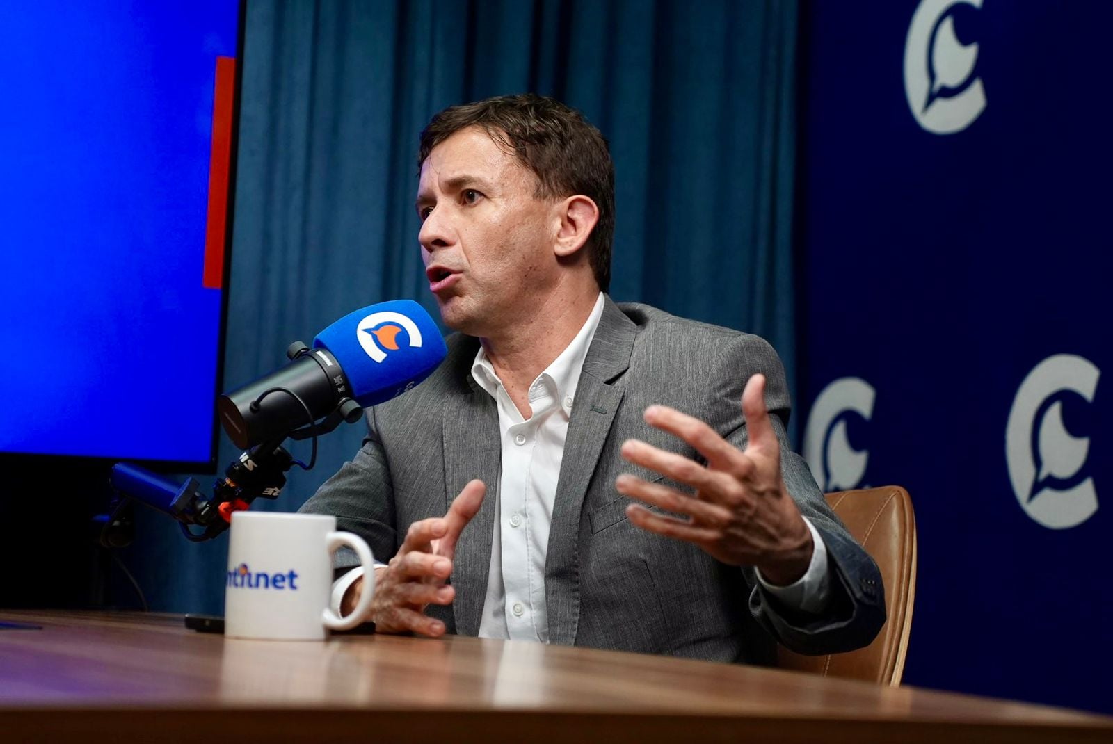 The deputy denied that he had suffered a political trip