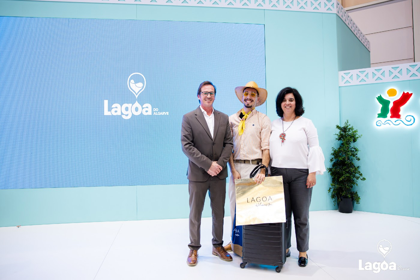 Lagoa reveals FATACIL poster at BTL