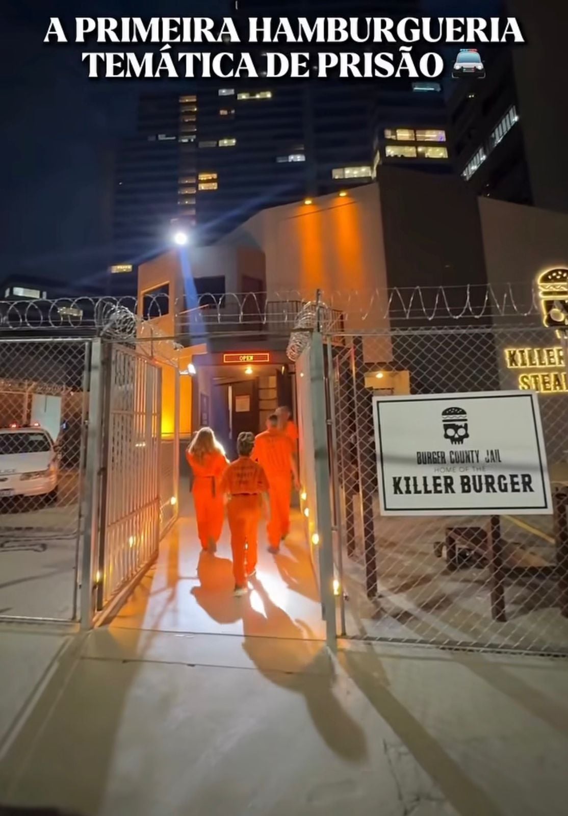 Themed house inspired by penitentiaries from the 1950s goes viral by combining gastronomy and unique entertainment.