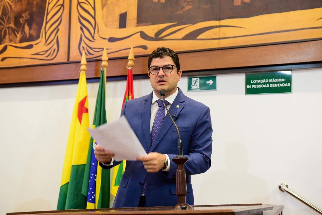 At Aleac, Eduardo Ribeiro is grateful for the approval of the School Material Card Law