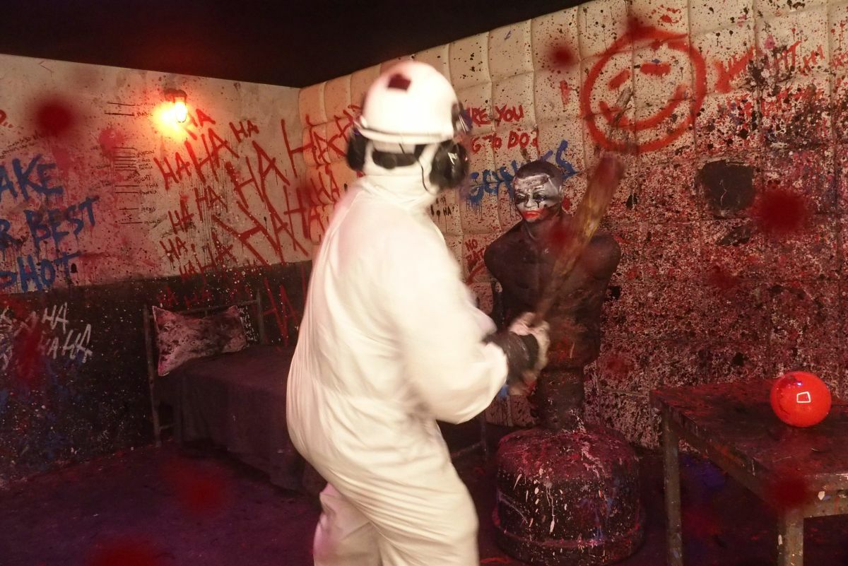 Goodbye, happy hour. Smashing things in “rage rooms” is the new trend in companies