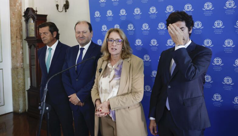 Exemption from working hours, lay-off, “right to disconnect”: the new Government document on the labor package