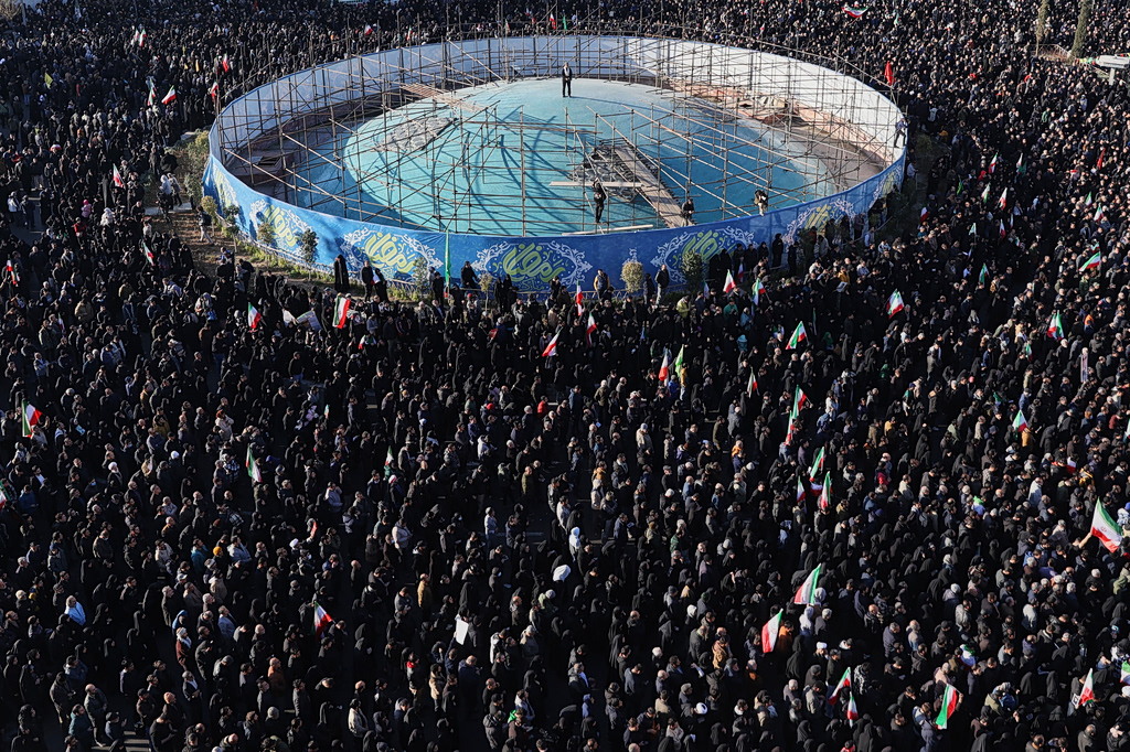 Αλλαγή καθεστώτος στο Ιράν: Γιατί η ιστορία δεν ευνοεί το σχέδιο Τραμπ