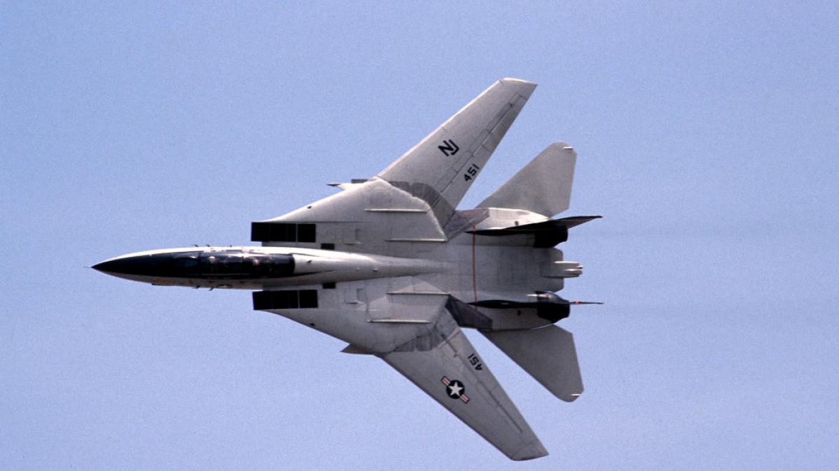 The US sold Iran 80 F-14 fighters like those in 'Top Gun' before the '79 revolution: now Israel destroys them and satellite images show the scrap
