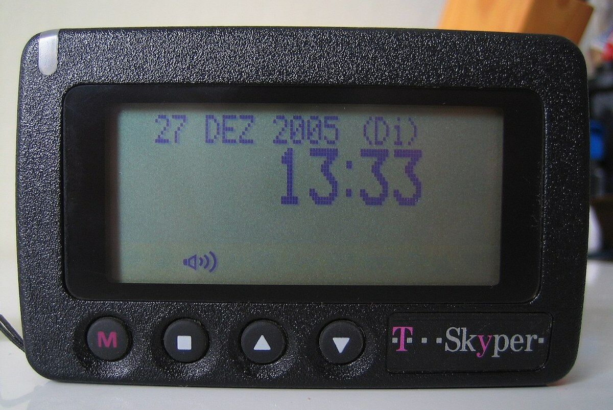 Moscow sees race for paper maps and pagers