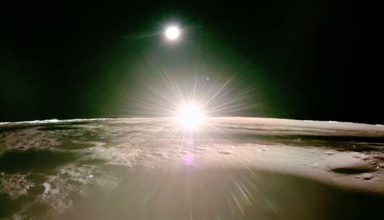 The Moon turned blue (and the Sun green) in 1883