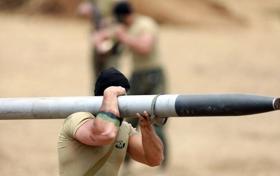 Iran “will not negotiate with the US”; Lebanon illegalizes Hezbollah military activities