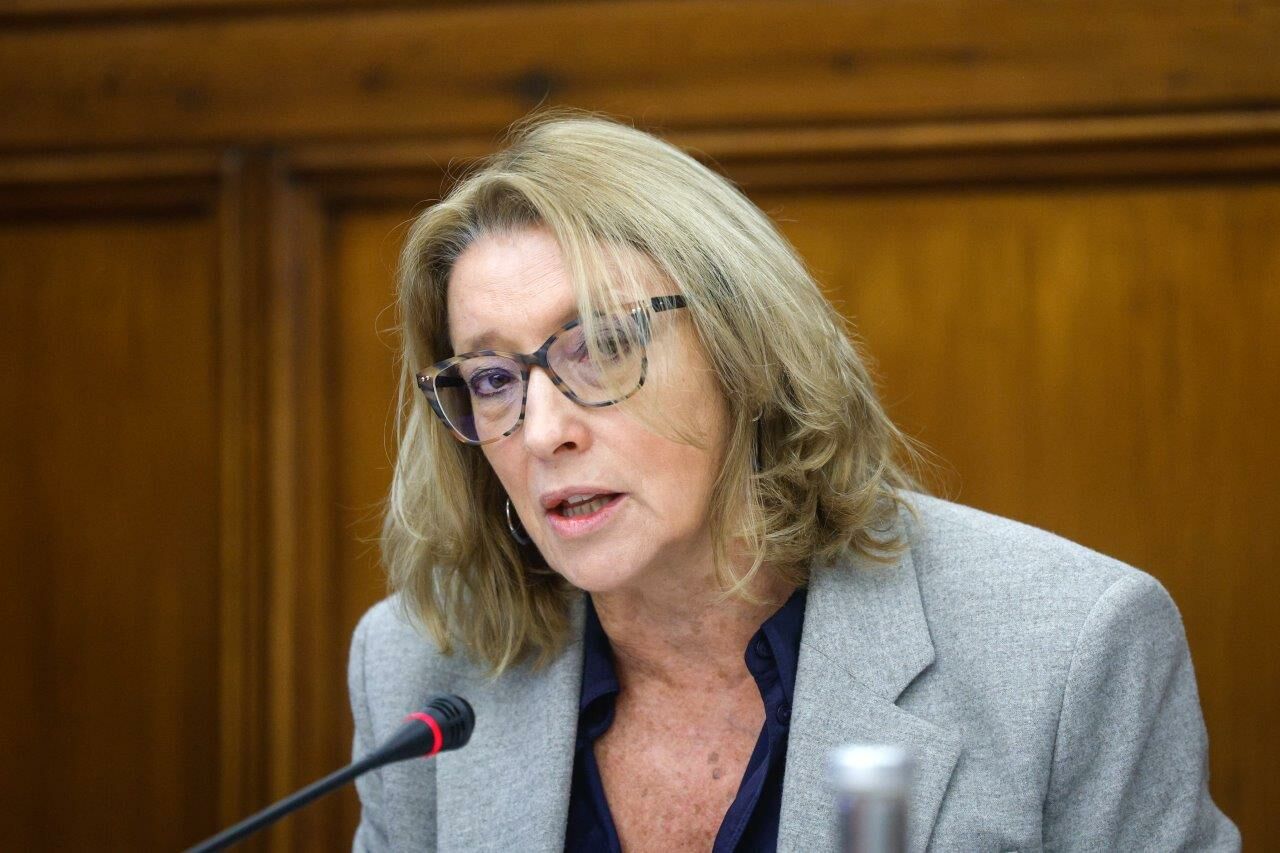 Government opposes STF and insists on barring parents' refusal to work at night and weekends