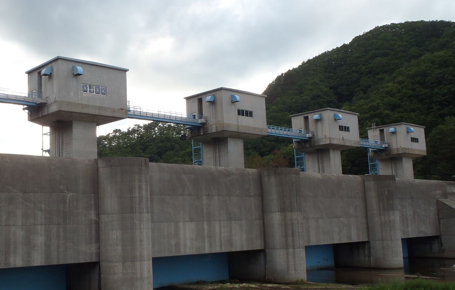 A Japanese mayor built a floodgate that no one wanted — and saved his city