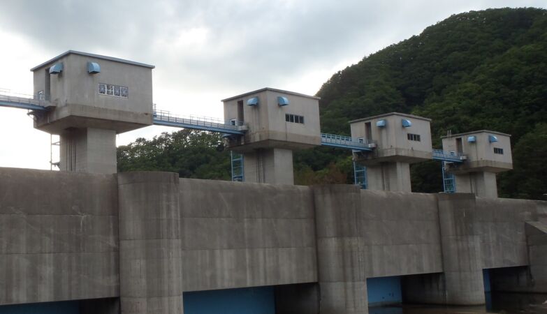 A Japanese mayor built a floodgate that no one wanted — and saved his city