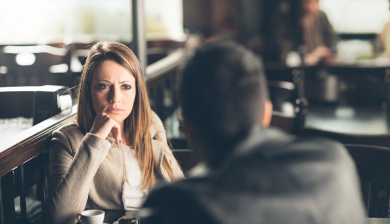 The 11 subtle moments of women who “grab” men the most