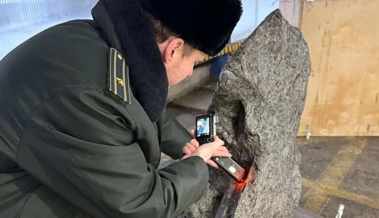 Russians tried to smuggle “garden piece” into the UK. Meteorite worth millions