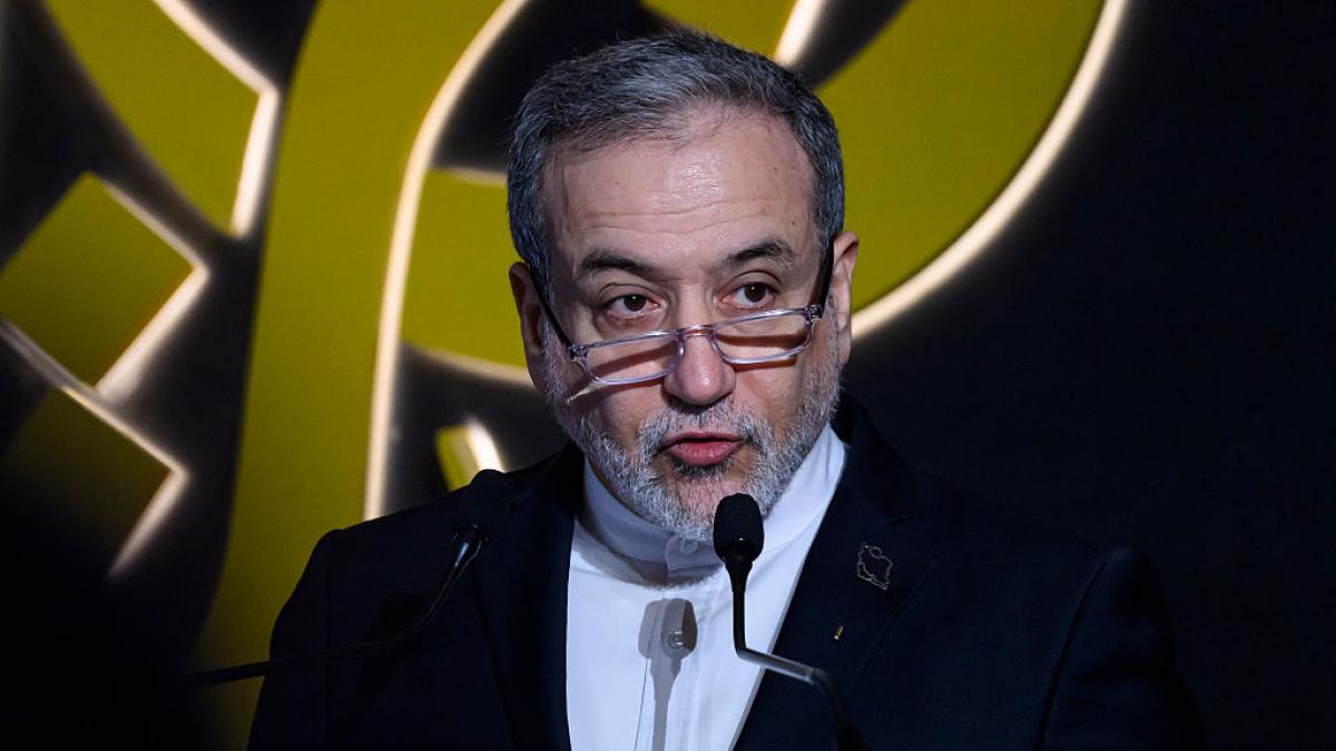 Iran threatens new attacks after Trump's warning: "If it seeks escalation, that's what it will have"