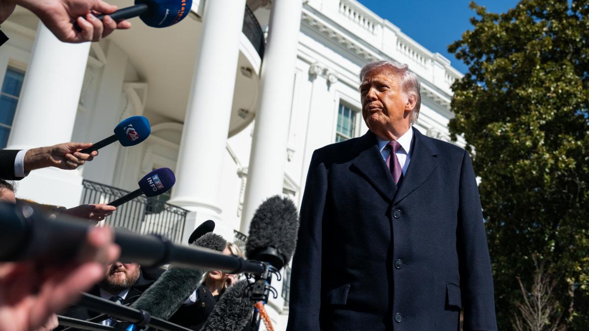 White House sources acknowledge that the war against Iran is eluding them: "It has to end quickly or this is a nightmare. The MAGA coalition is tearing at the seams"