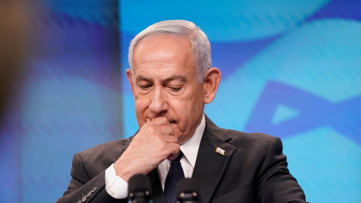 Israel legalizes the death penalty by hanging for those convicted of terrorist murder