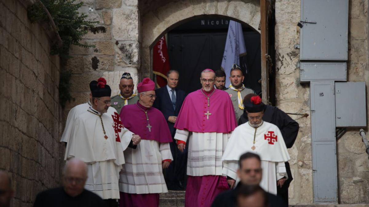 Israel backs down and announces the approval of a "limited prayer plan" at the Holy Sepulcher after the historic lock