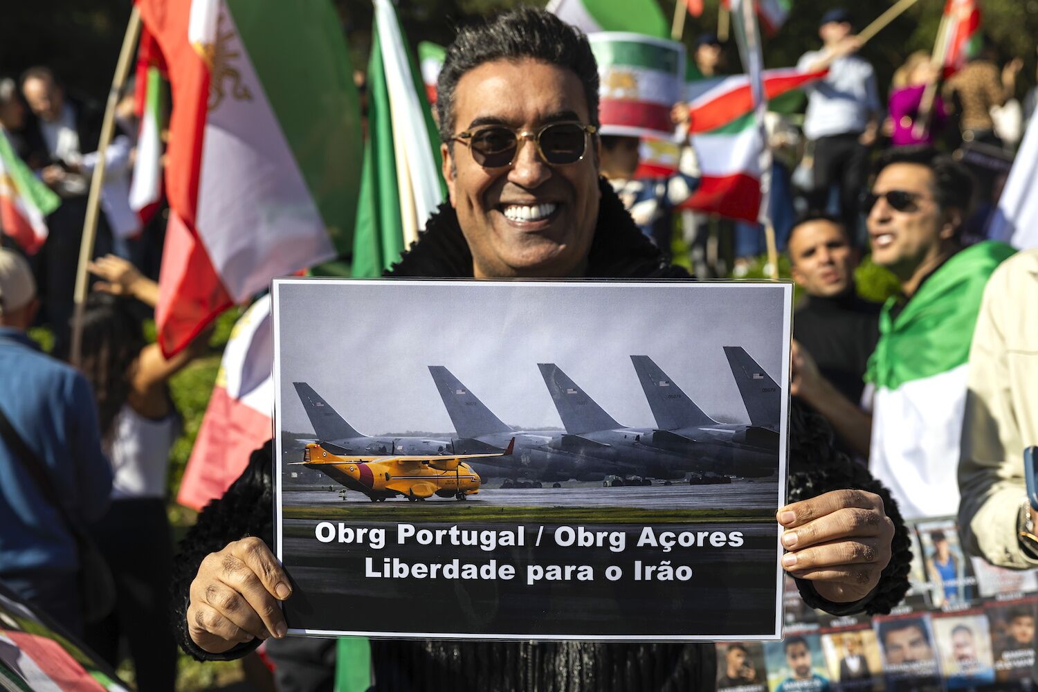 Party in Lisbon: Khamenei died, Reza Pahlavi is asked to return