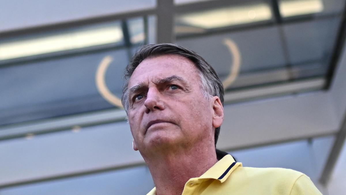 Bolsonaro, admitted to the ICU for bronchopneumonia