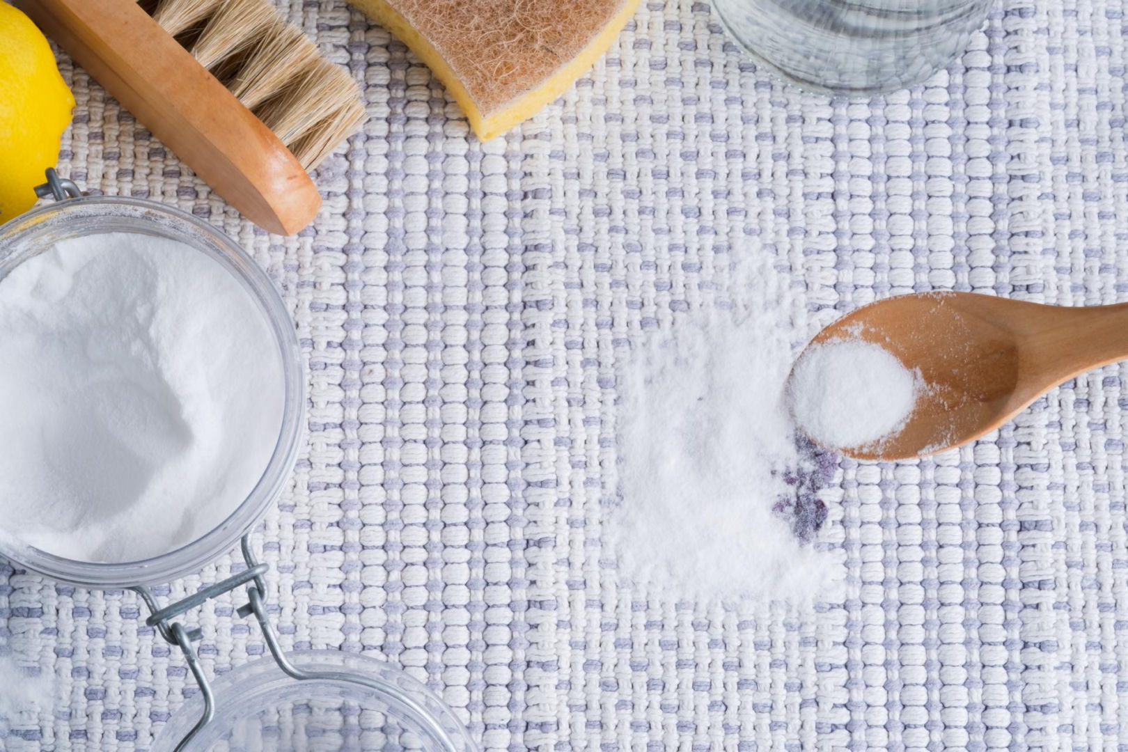 Bad smells Sprinkle it on the carpet and your apartment will feel better. One detail will make it smell pleasant again and your husband will stop asking questions. "what stinks so much"