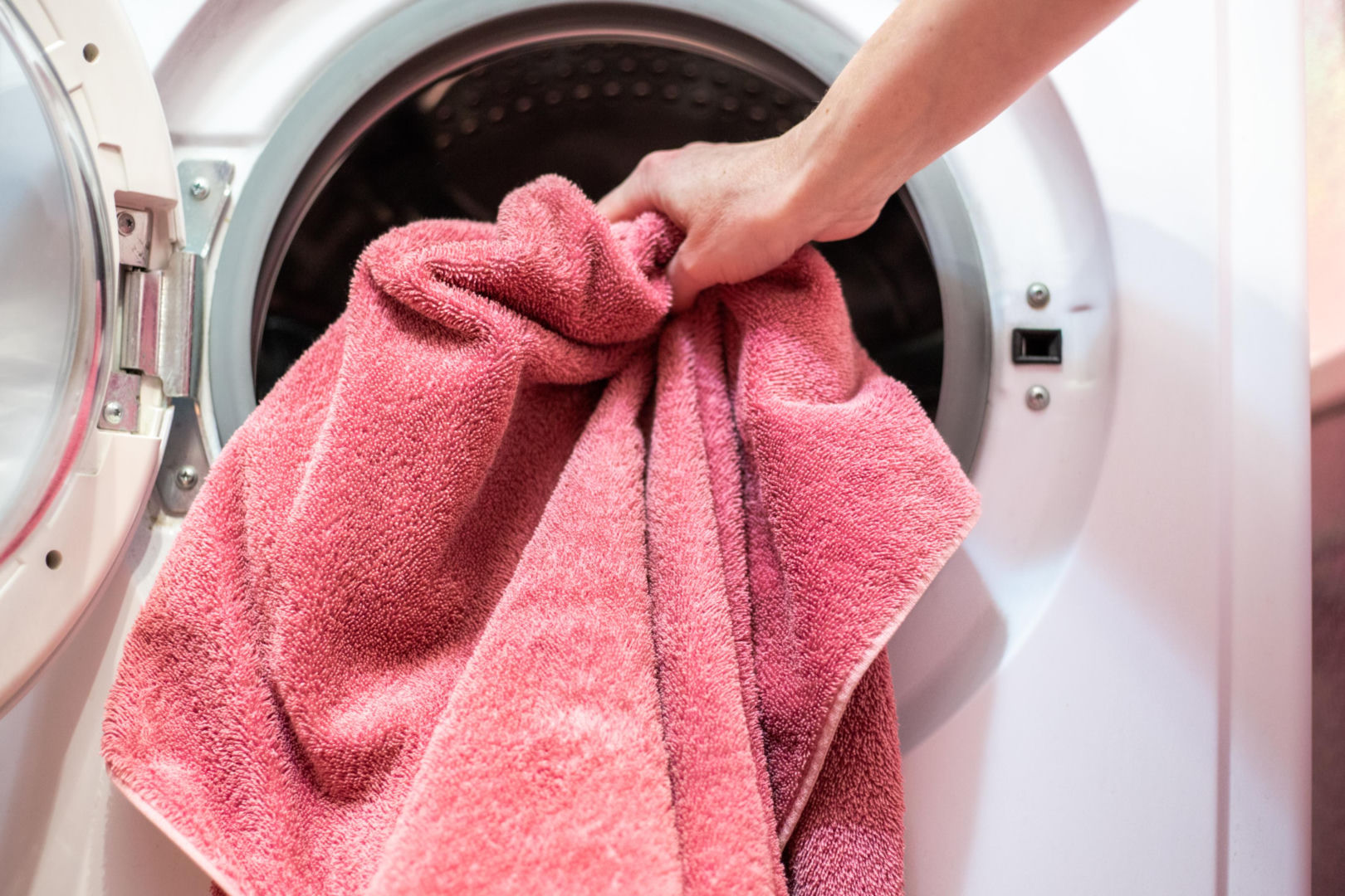 Ways to wash What time is the best time to wash towels? Half of Poles forget about it and complain. Does adding vinegar to wash towels affect your electricity bills?