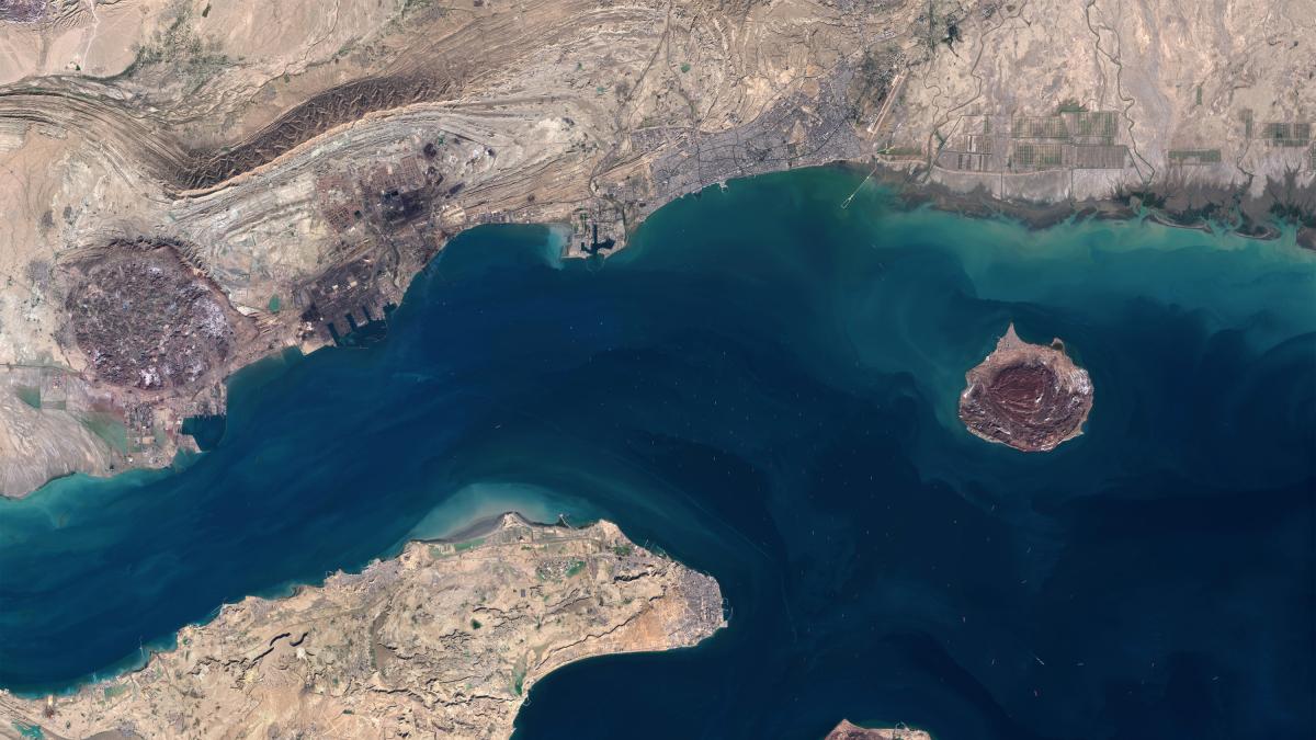 Trump threatens Iran to destroy its power plants if it does not open Hormuz: he has a deadline of 48 hours