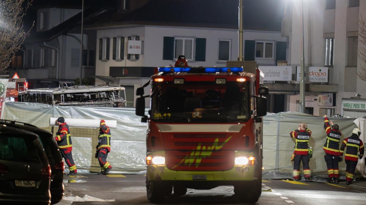 At least six dead after a postal bus caught fire in Switzerland: police investigate a possible deliberate act
