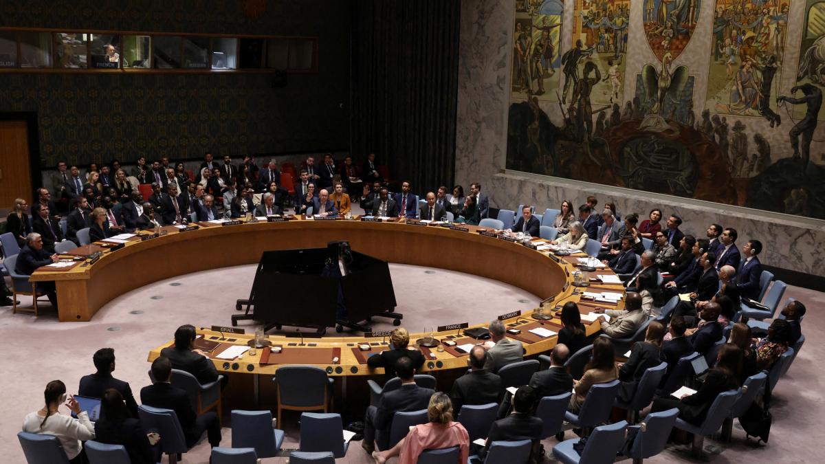 The UN prioritizes condemning Iran's attacks in the Gulf rather than asking all parties to stop their offensive