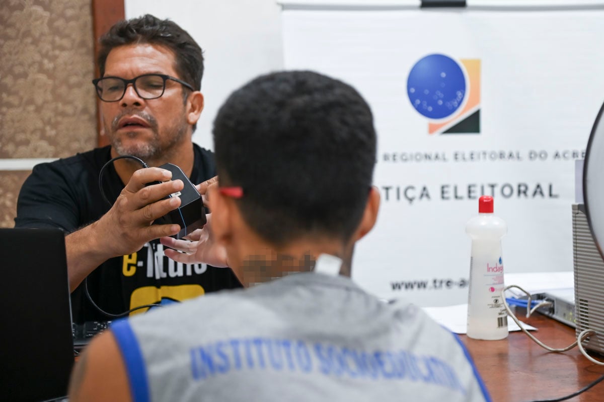 Justiça do Acre garante título de eleitor para 44 jovens socioeducandos
